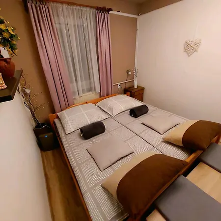 Kata Vendeghaz Apartment *